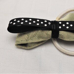 No5-6 : Two (2) bows on interchangeable rings for hairpins or elastic bands